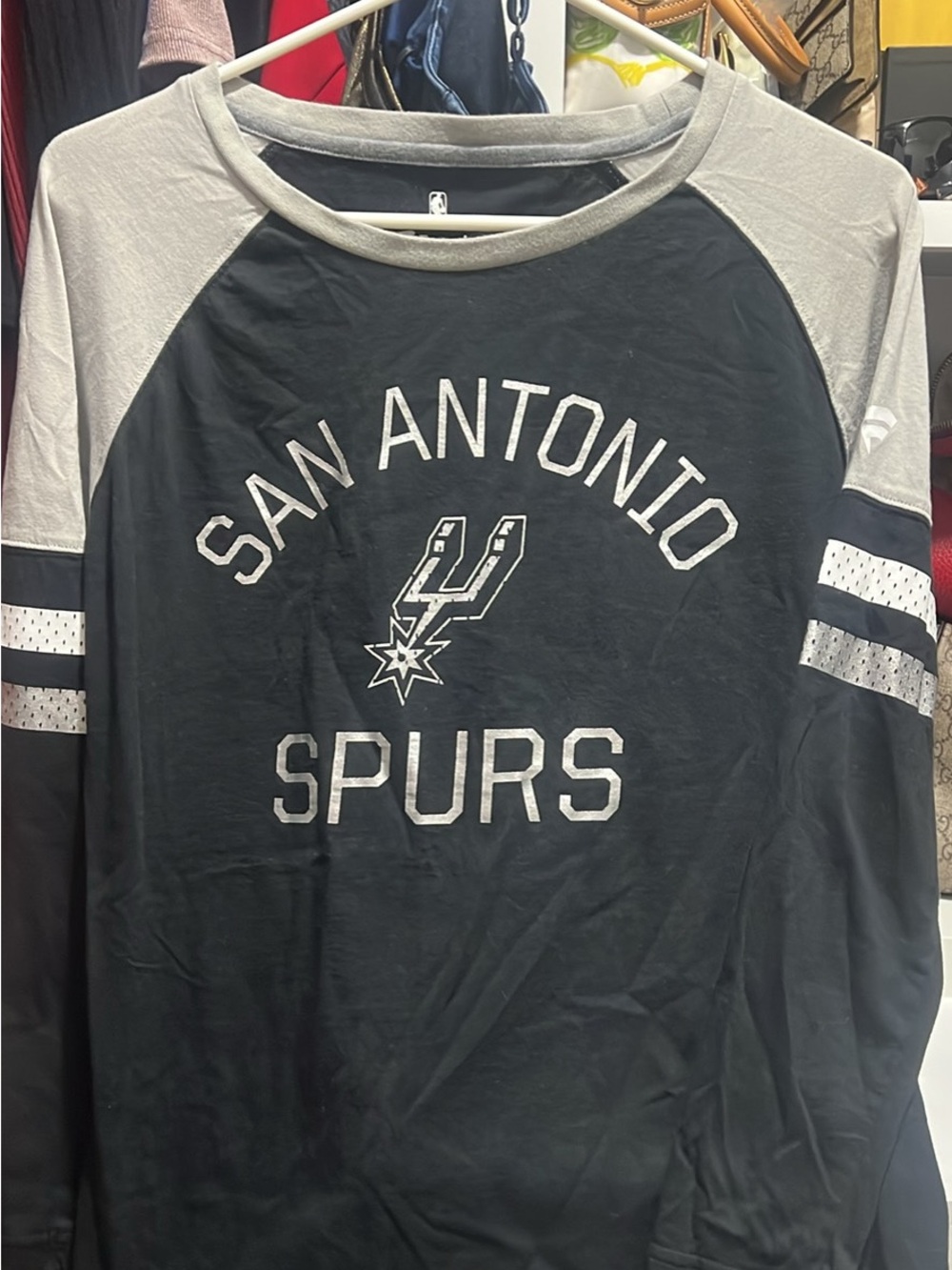 New Spurs Fanatics Shirt women’s